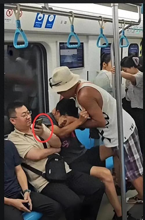日本地铁现随机杀人,日本地铁袭击事件